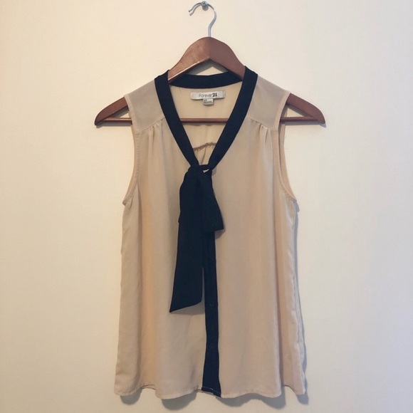 Forever 21 Tops - { forever 21 } • buttoned blouse
